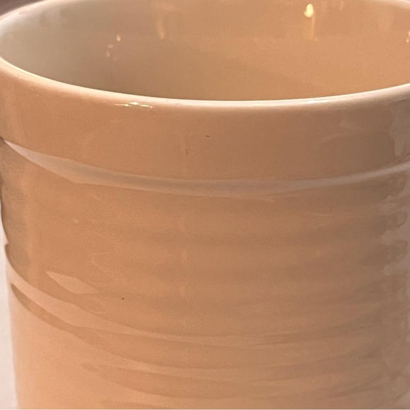 Le Gourmet Chef Ribbed Ivory Stoneware Utensil Crock Holder - Picture 3 of 6
